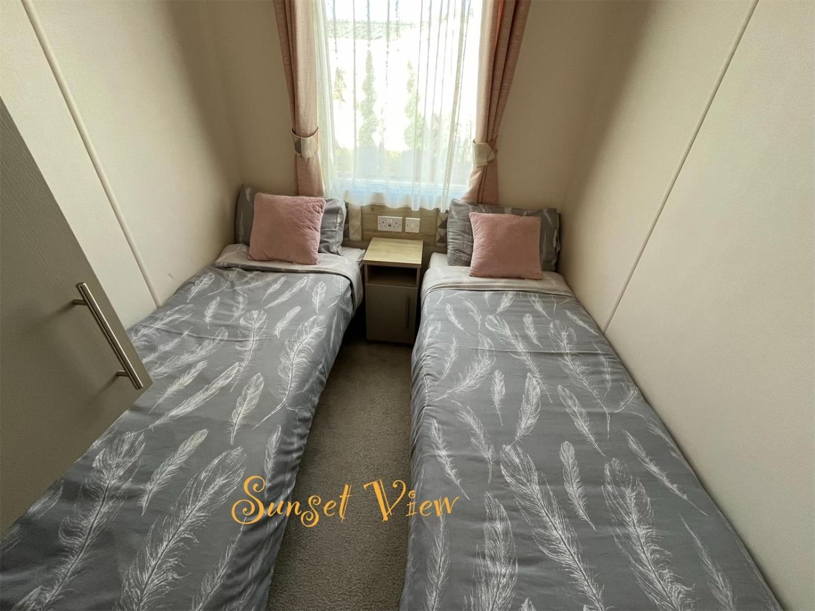 Tattershall Lakes Sunset View Caravan Lakeside, Hot Tub, Garden, Private Fishing Peg & Wifi Экстерьер фото