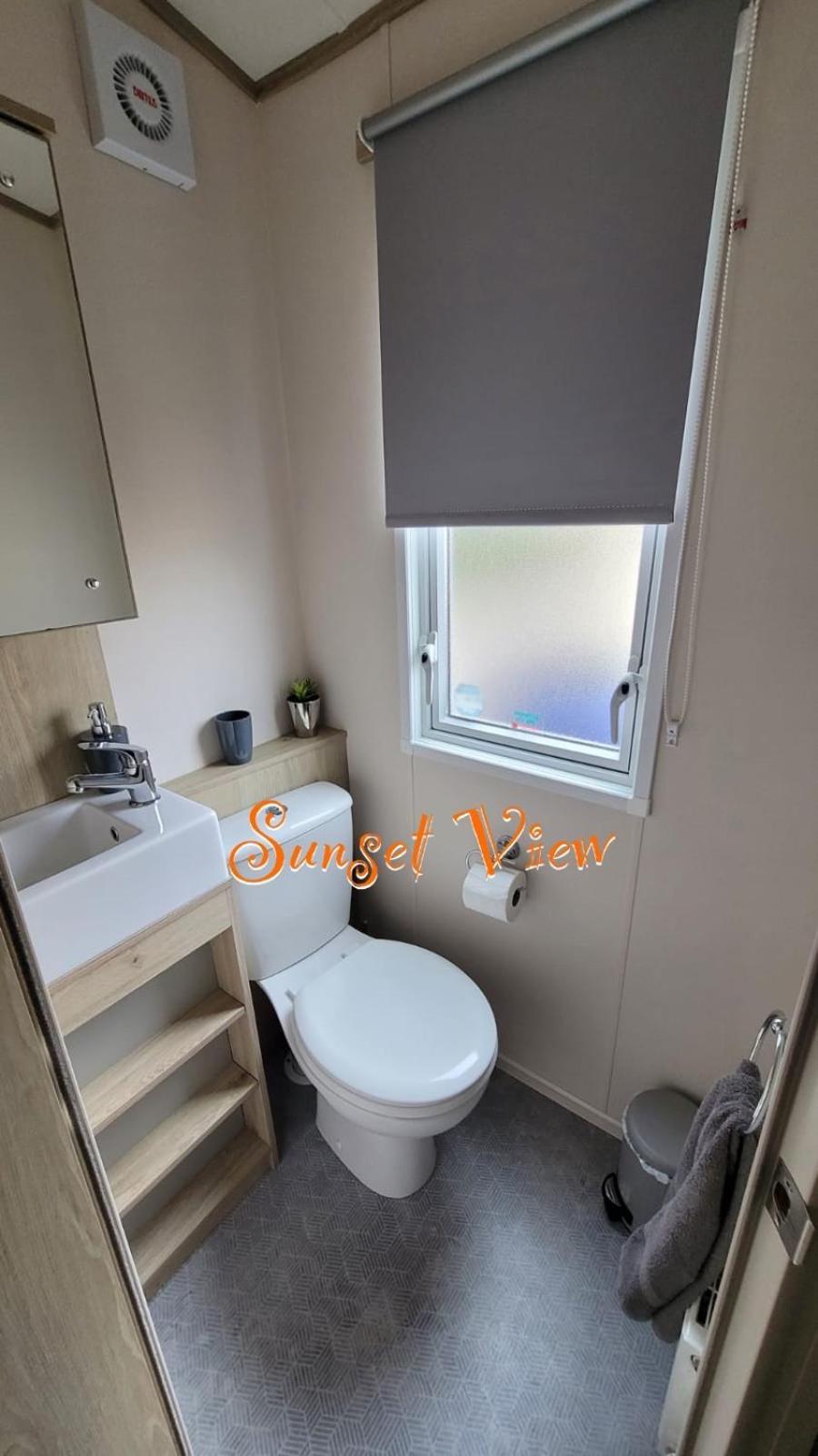 Tattershall Lakes Sunset View Caravan Lakeside, Hot Tub, Garden, Private Fishing Peg & Wifi Экстерьер фото