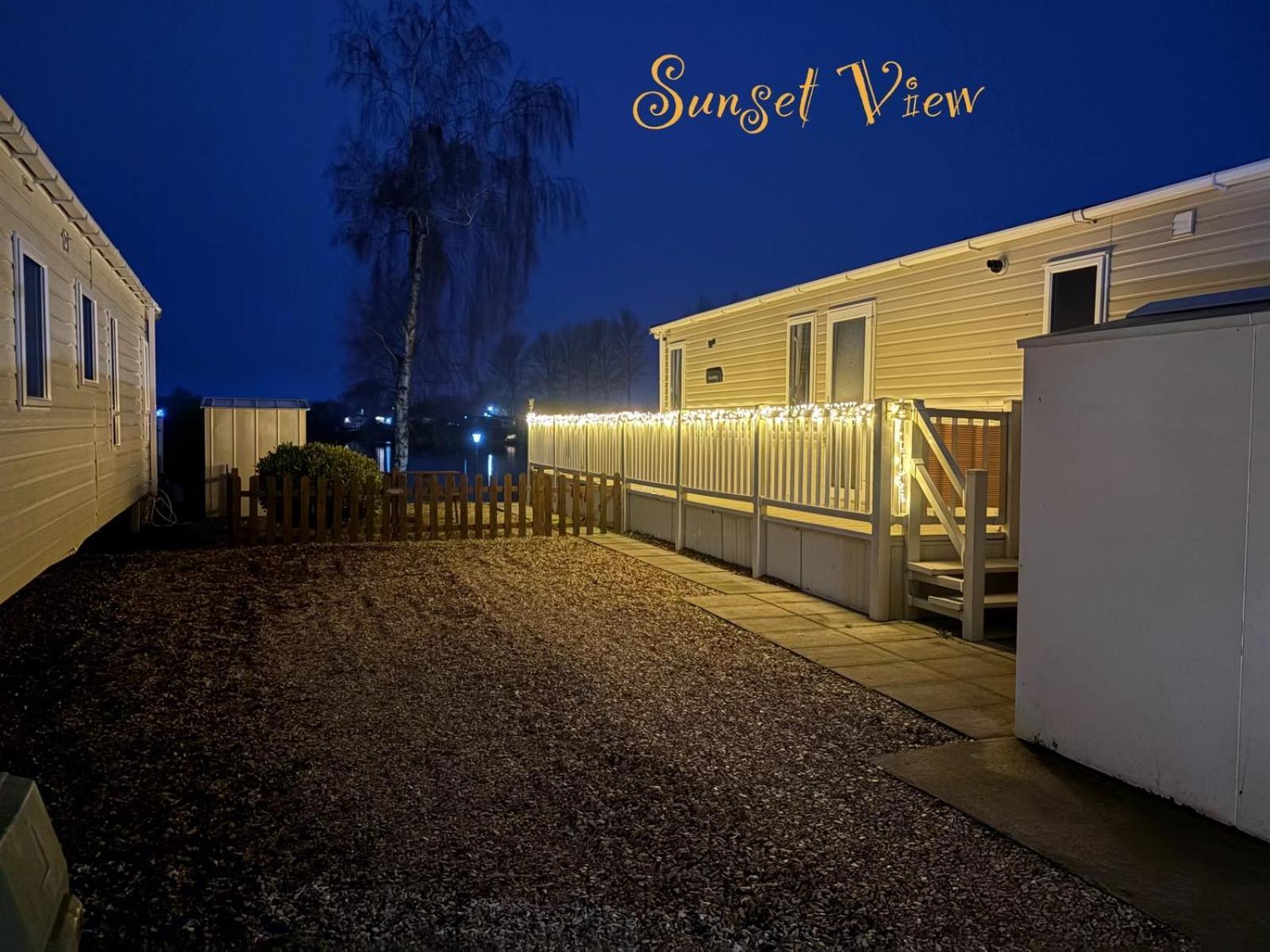 Tattershall Lakes Sunset View Caravan Lakeside, Hot Tub, Garden, Private Fishing Peg & Wifi Экстерьер фото